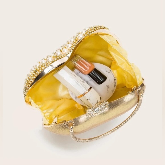 Pearl and Rhinestone Heart Shaped Purse - Picture 6 of 8